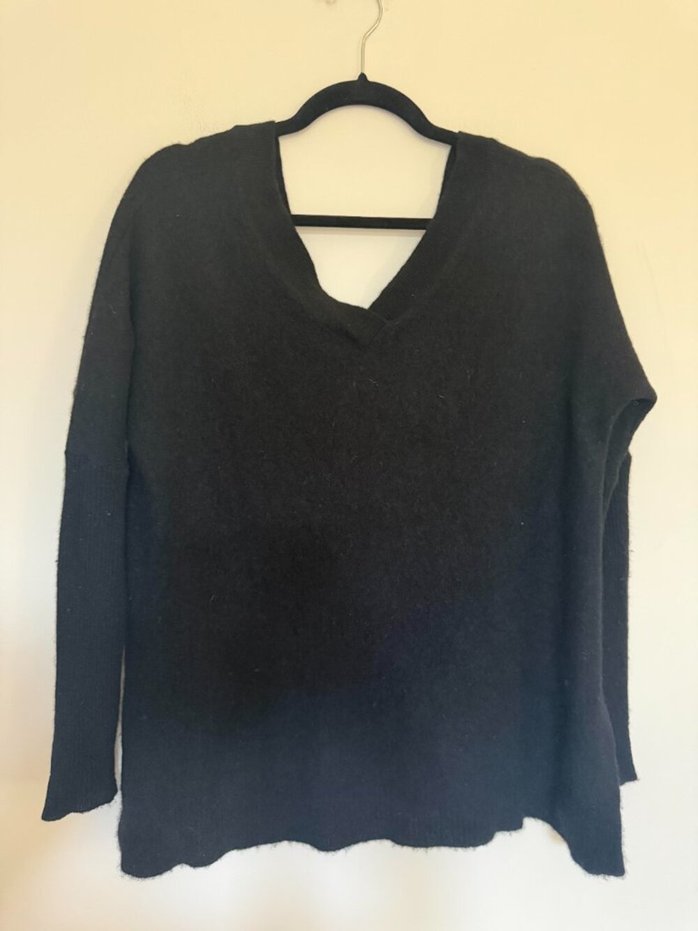 Subtle Luxury Cashmere V Neck Pullover Sweater Oversized Minimalist Black M/L